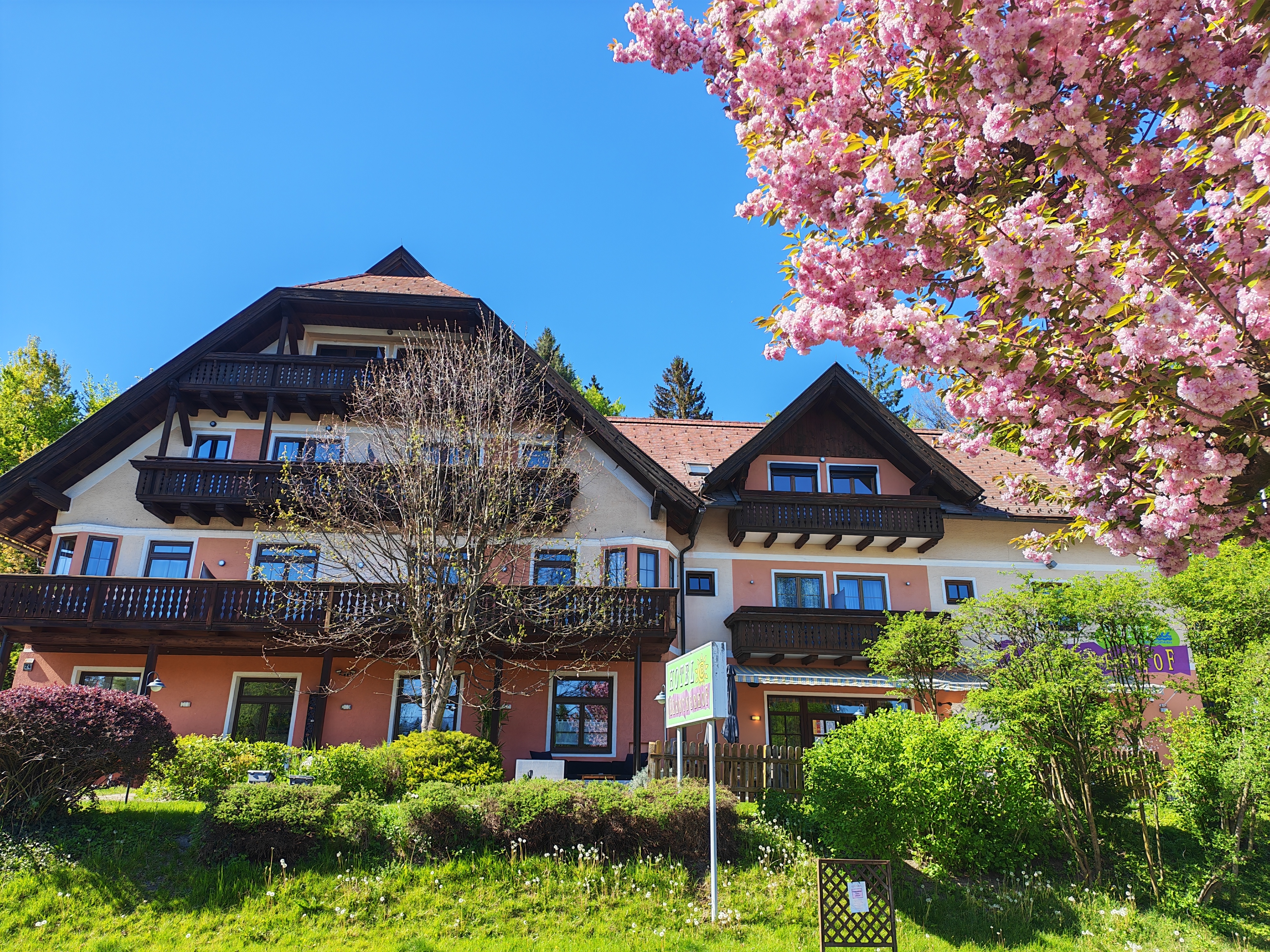 Hotel Kärntnerhof outside view